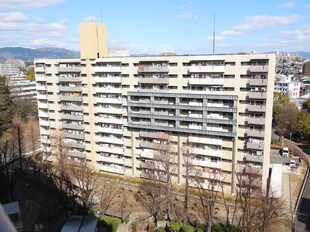 千里山田西団地Ａ－１３棟の物件外観写真